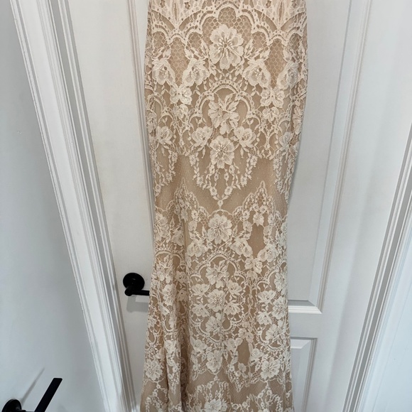 Made with Love- Winnie Wedding Dress - Picture 5 of 8